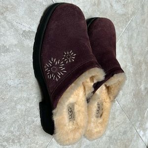 UGG Floral Embroidered Maroon Clogs SZ 8